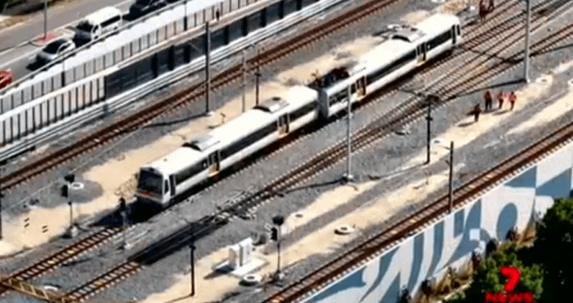 珀斯列车突发脱轨事故，三条线路已停运，通勤高峰受影响（GIF/图） - 3