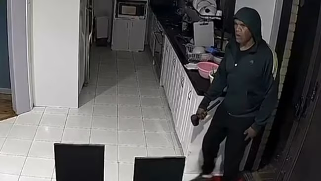 澳民宅监控拍下骇人一幕!亚裔屋主看完脊背发凉,直呼“万幸”(视频/组图) - 4