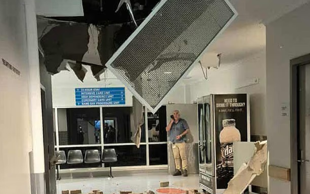 三级飓风席卷澳洲一地!狂风“撕碎”医院屋顶,电线被扯断爆炸(视频/组图) - 2