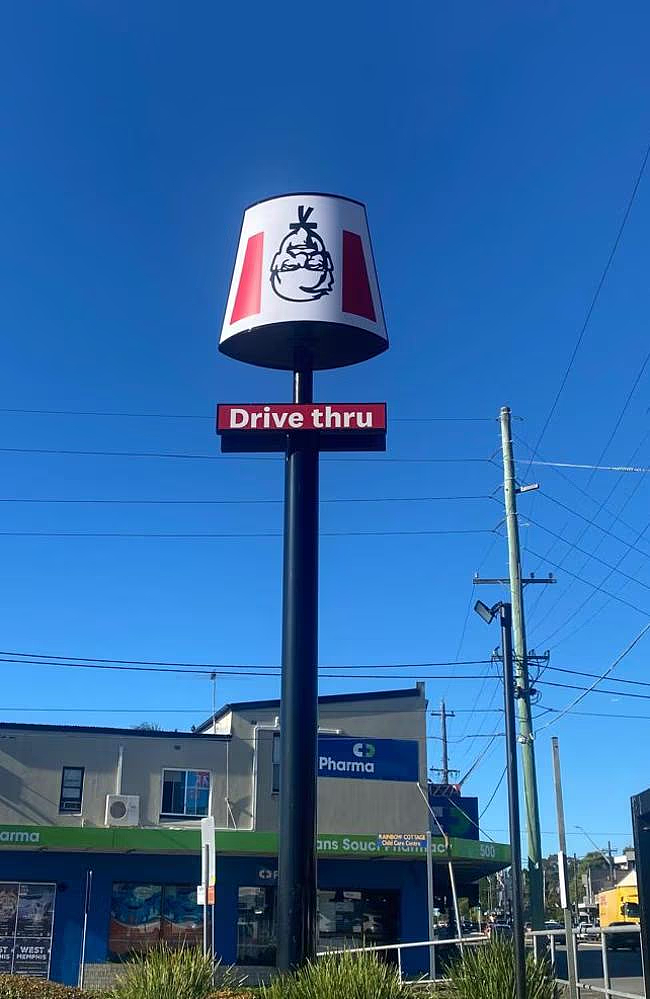 澳KFC门口出现“诡异”一幕,路人看懵:还以为眼花了!原来是...(视频/组图) - 2