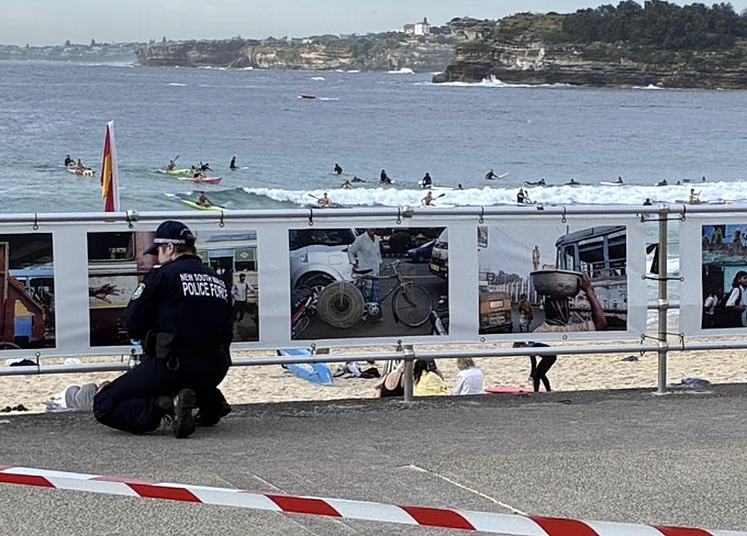 悉尼Bondi Beach现反犹太涂鸦，警方介入调查并逮捕一名38岁男子（组图） - 3