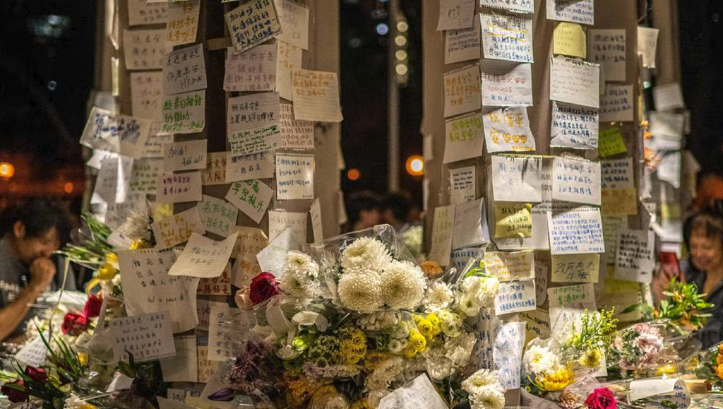 竹棚架惹祸or防护网易燃?香港公寓楼连环烧引热议,澳专家分析原因(视频/组图) - 6