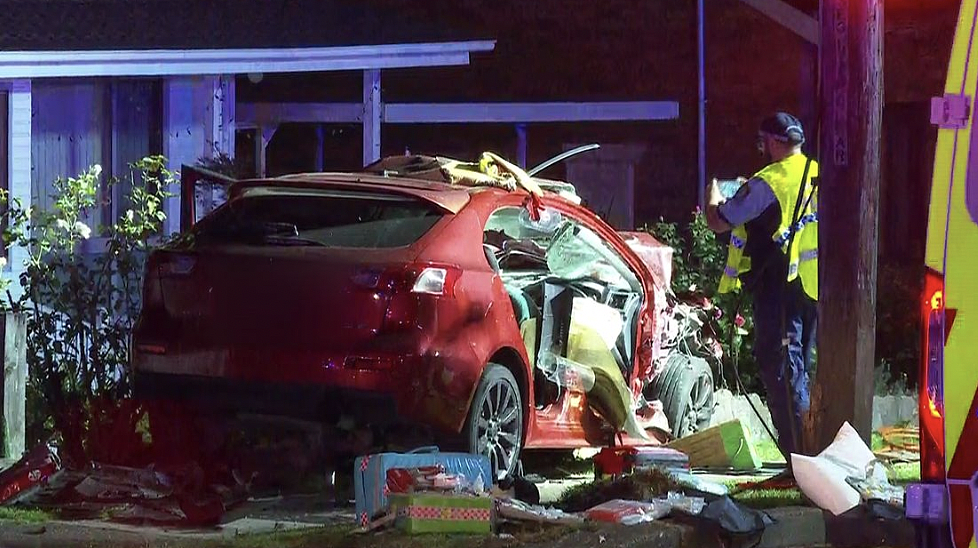悉尼主要道路凌晨惨剧！一男子被抛出车外身亡，车内两人重伤送医（图） - 3