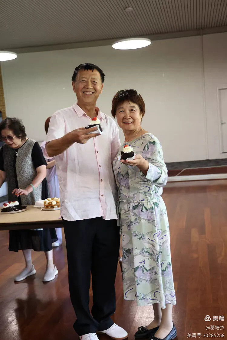 悼念 赈灾 庆生(组图) - 5