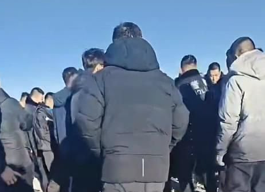 吉林涉恶性杀害9人的嫌犯已被抓获视频曝！村民：他当时躲在麦秸后，现场还遗留一只鞋子（组图） - 3