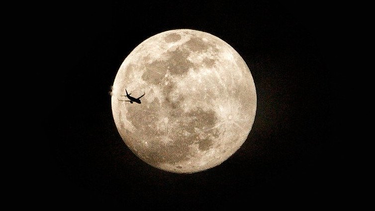 别错过！2025年最后一轮超级满月本周登场（图） - 2