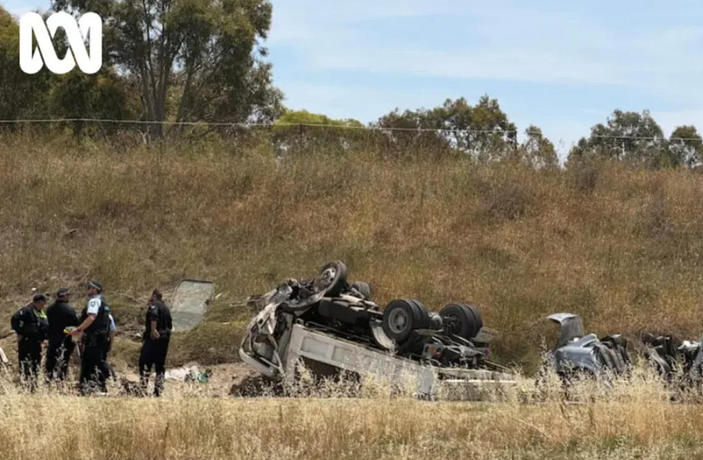 曝澳洲华人换汇店疑遭持枪爆劫，女柜员幸运逃脱！劫匪飙车迎面撞货车，重伤不治（组图） - 2