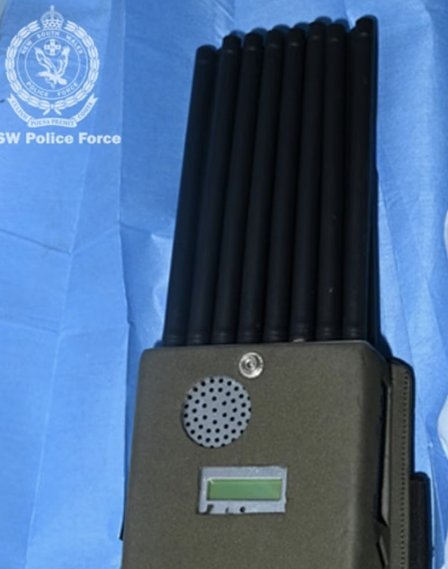 现实版“碟中谍”！悉尼警方查获硅胶人脸面具及军火库，一男子被控60项罪名（组图） - 5