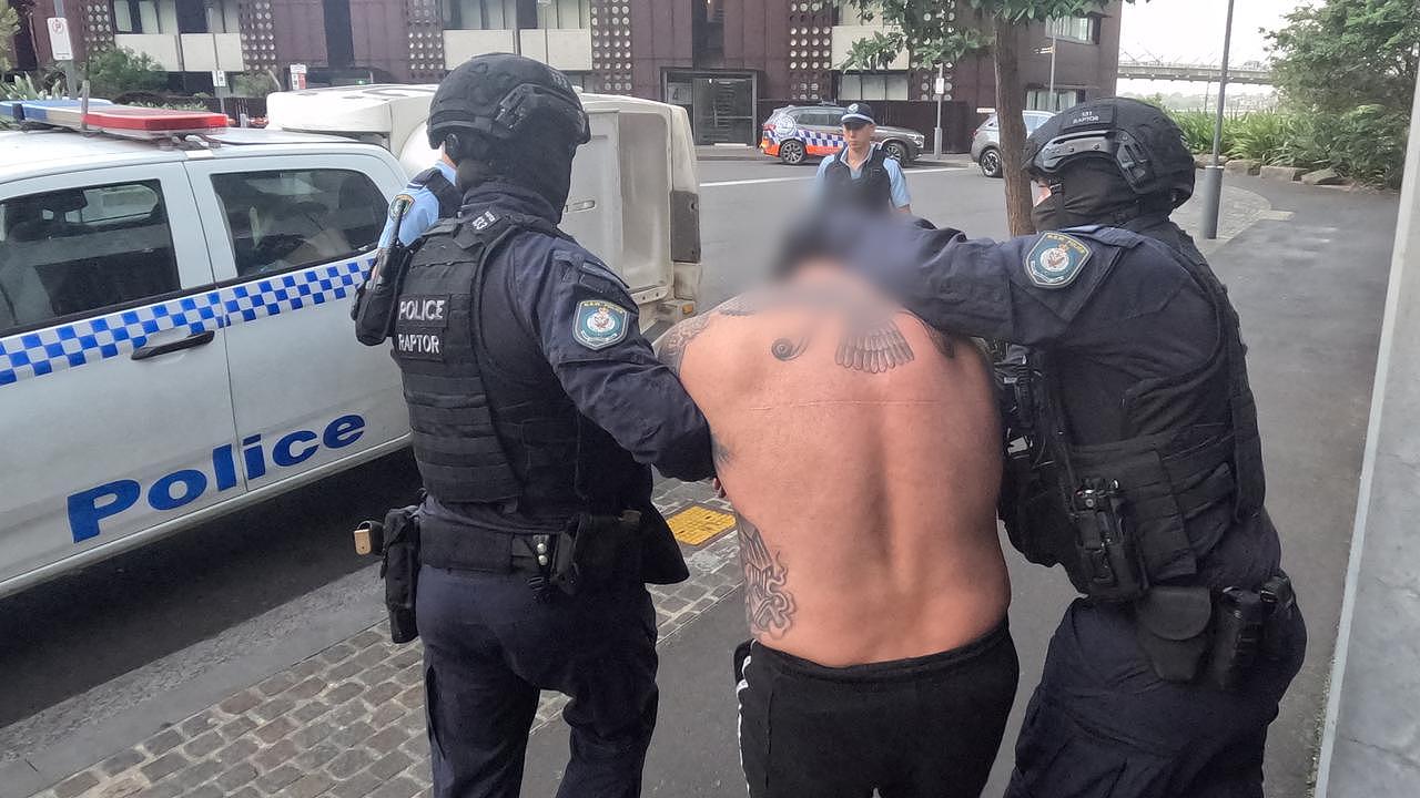 悉尼黑帮50周年大庆，警方趁势重拳出击，全城搜捕连抓12人 - 1