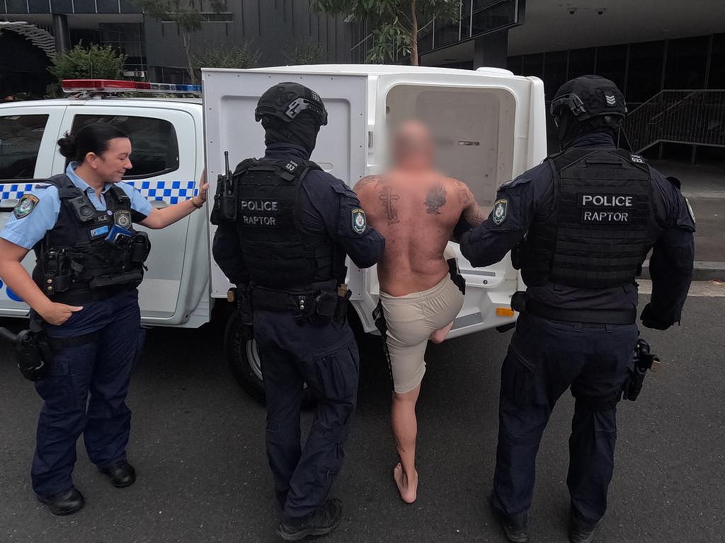 悉尼黑帮50周年大庆，警方趁势重拳出击，全城搜捕连抓12人 - 5