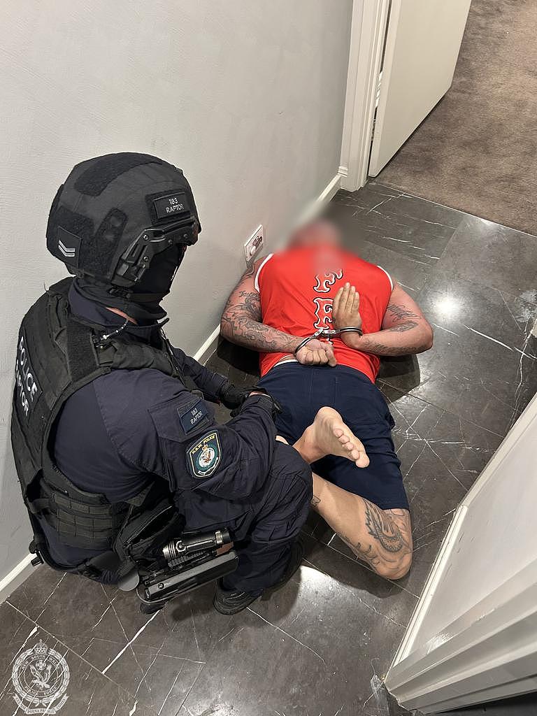 悉尼黑帮50周年大庆，警方趁势重拳出击，全城搜捕连抓12人 - 6