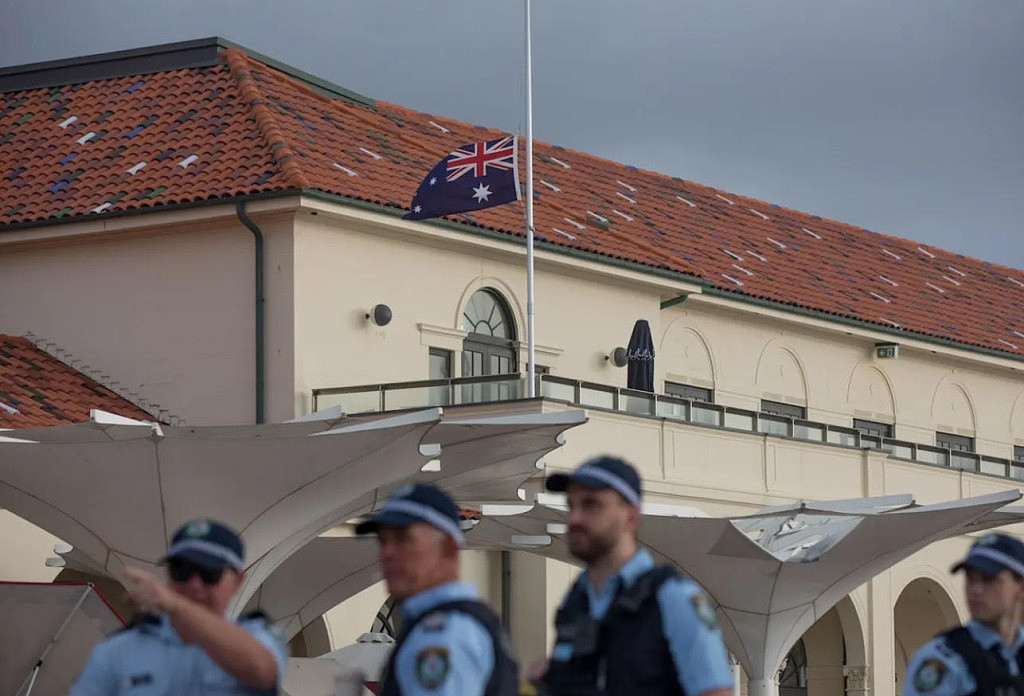 【邦迪恐袭】警方称枪手父子不属于恐怖组织；夺枪英雄再度入院（视频/组图） - 167