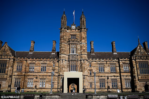 【邦迪恐袭】警方称枪手父子不属于恐怖组织；夺枪英雄再度入院（视频/组图） - 139