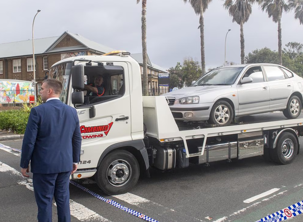 震惊！谷歌街景早已拍到Bondi枪手的车，就停在家门口（组图） - 5