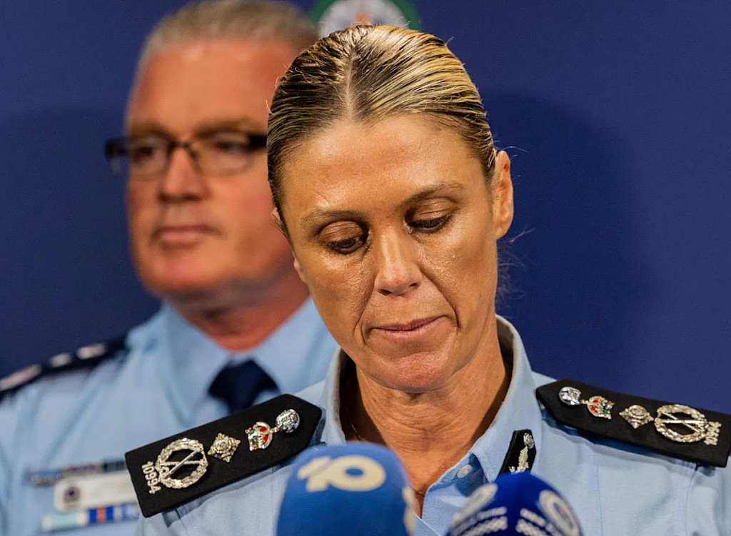 【邦迪恐袭】警方称枪手父子不属于恐怖组织；夺枪英雄再度入院（视频/组图） - 106