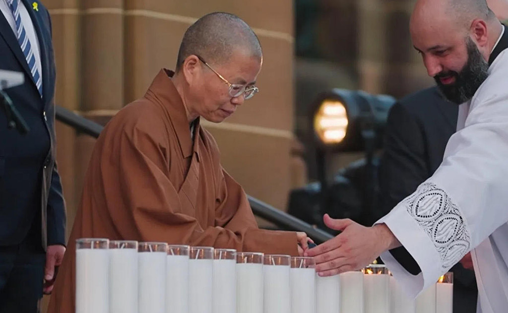 【邦迪恐袭】警方称枪手父子不属于恐怖组织；夺枪英雄再度入院（视频/组图） - 103