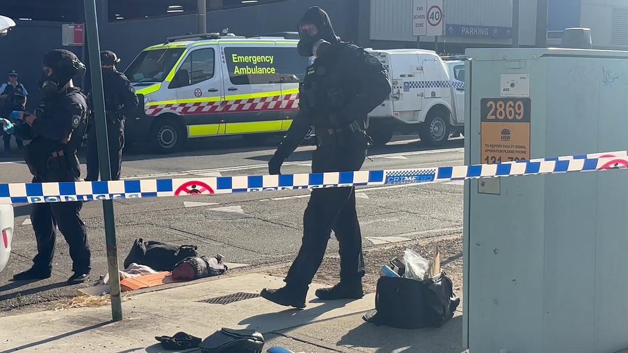 7名男子组团前往Bondi，遭反恐警察逮捕！警方：有极端思想，但证据不足只能放人（组图） - 3