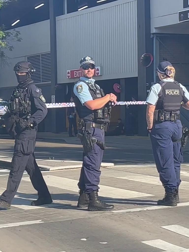 7名男子组团前往Bondi，遭反恐警察逮捕！警方：有极端思想，但证据不足只能放人（组图） - 7