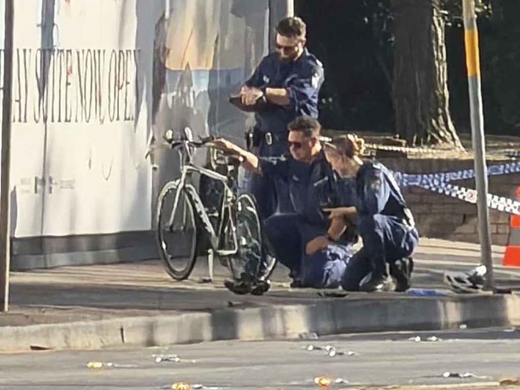 悉尼街头肇事逃逸!自行车骑手被撞生命垂危,警方介入调查(组图) - 2