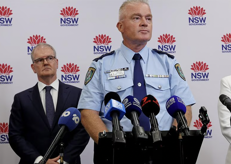 哀悼日的特别守护:Bondi将部署“持长枪”警力,官方强调非风险升级(组图) - 3