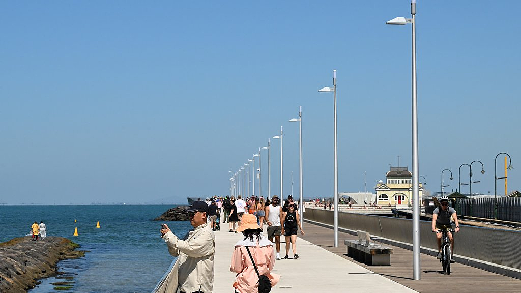 太惨！游客来澳过圣诞，不料在知名海滩遭多人围殴，手机被抢扔大海（组图） - 2