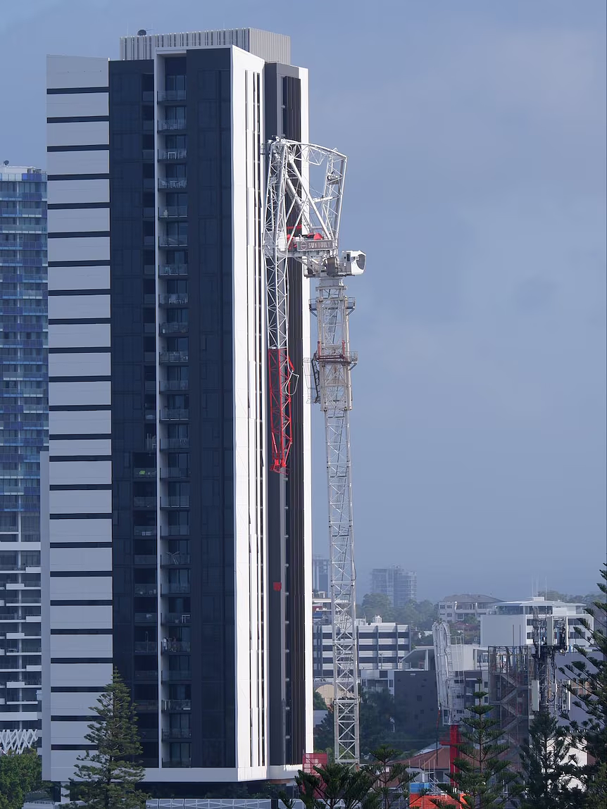 惊险！“妖风”过境，澳洲一工地塔吊被吹折，数千住户断电（视频/组图） - 4
