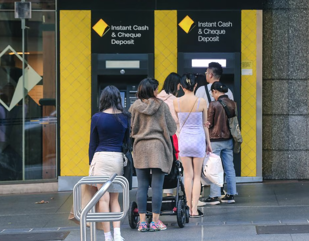 最新报告：上万台ATM正在消失，仅13%的澳人使用现金（组图） - 2