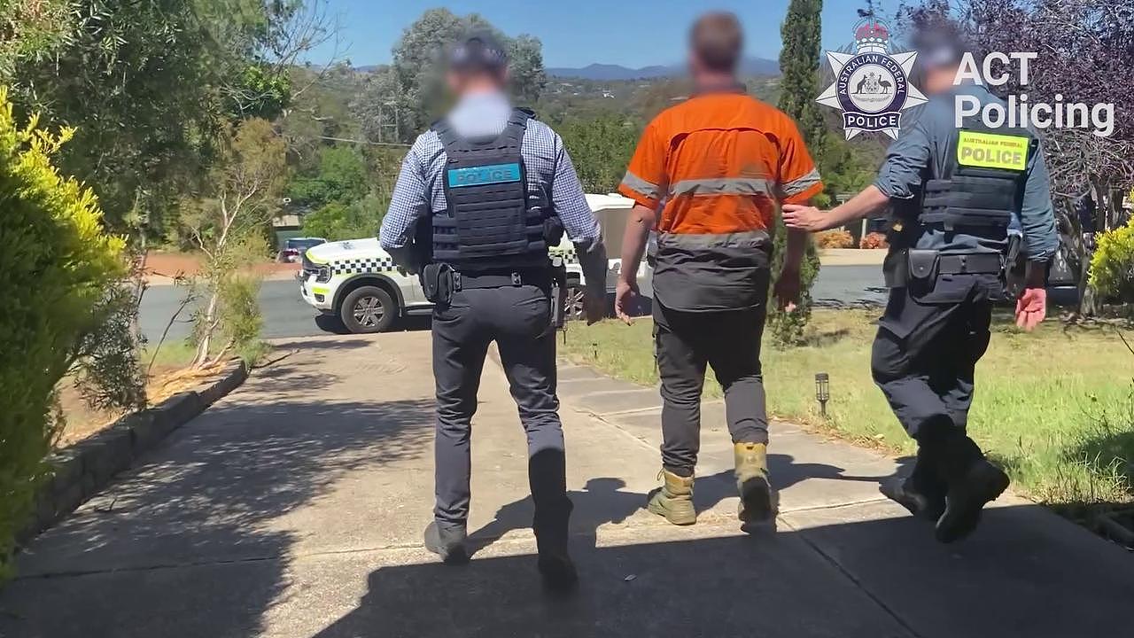 澳洲teenager多次行纳粹礼被捕！扬言“驱逐非白人”（组图） - 2