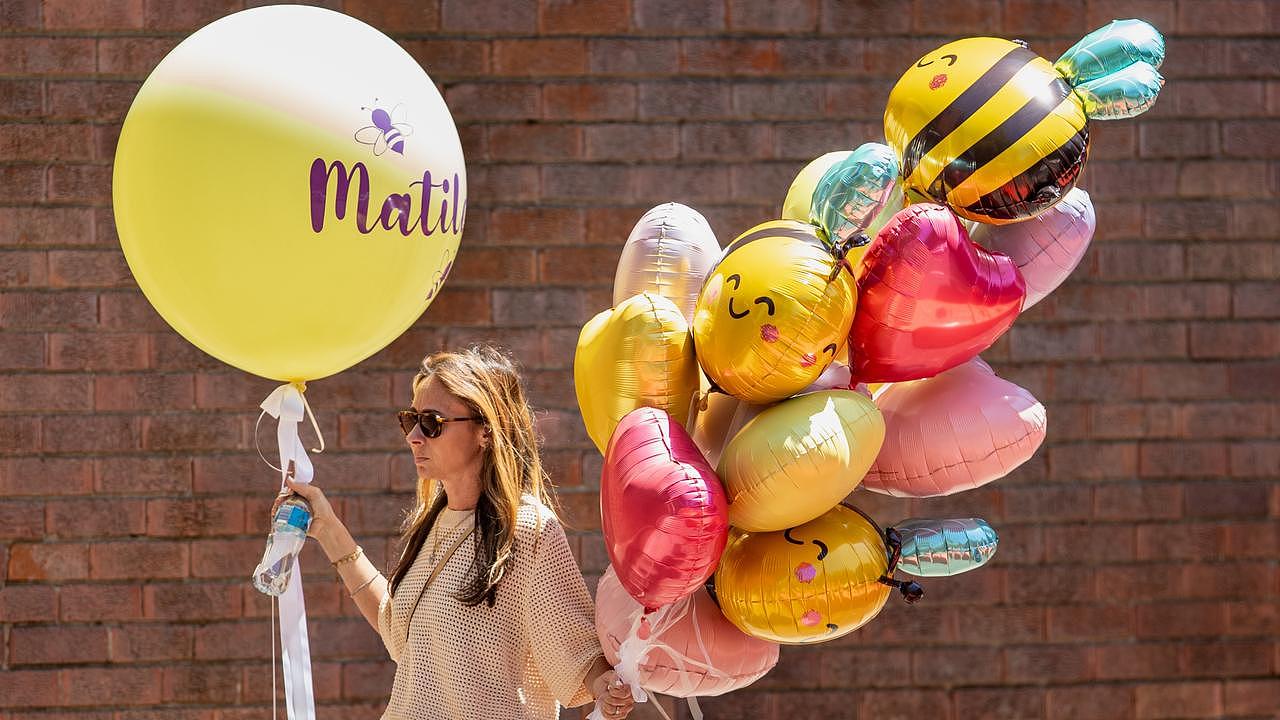 传递爱与光！Bondi恐袭最年幼遇难者化身“Matilda蜜蜂”，总理也在戴（组图） - 5