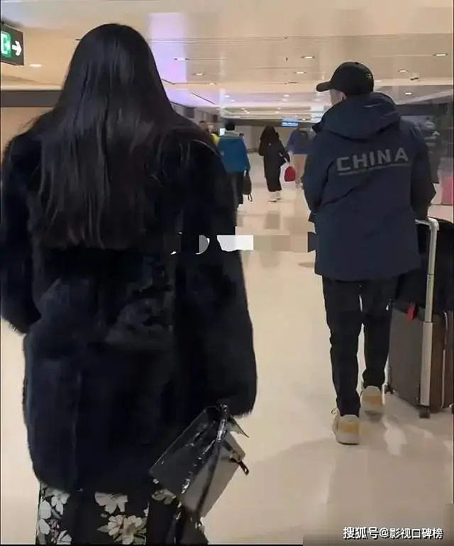 李湘-30度哈尔滨穿纱裙细跟鞋，黑色大衣虎背熊腰（组图） - 2
