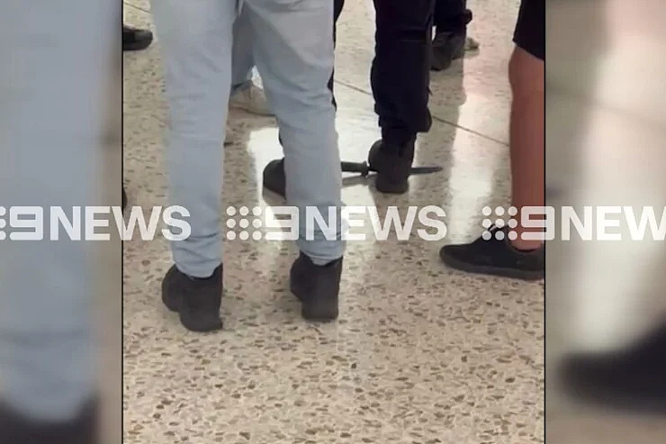 Westfield购物中心惊现持刀男子,引发恐慌!1嫌犯被捕(组图) - 3