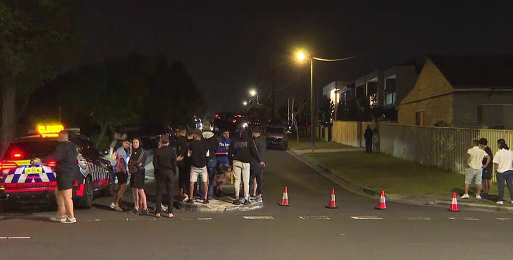 悉尼重装警方突袭民宅，持枪驱离住户！邻居：刚搬来的亚裔家庭（组图） - 4
