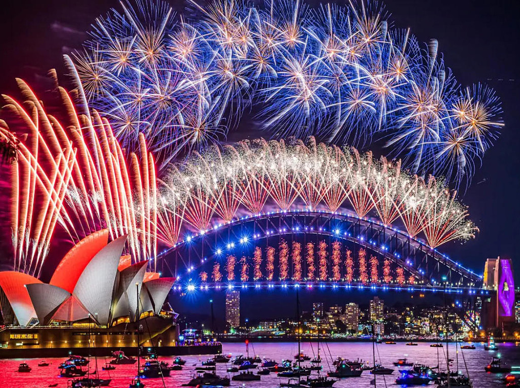 新年快乐！百万民众涌上悉尼街头狂欢，万枚烟花闪耀夜空（视频/组图） - 40