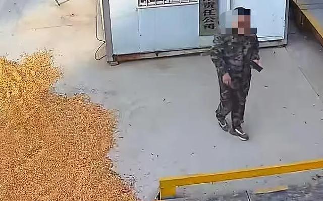电诈洗钱手段升级：商家货款成“赃款”，账户变“一级涉案卡”（组图） - 2