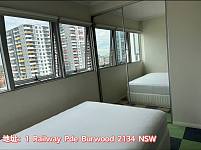 Burwood 主卧独立卫浴玻璃楼火车站对面长租优先