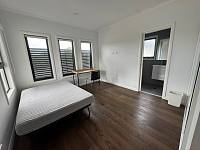 Glen Waverley 直达巴士去Monash clayton Glen 中心附近一主卧招租