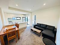 Wolli Creek  3b2b 包家具 高楼层 带水景整租