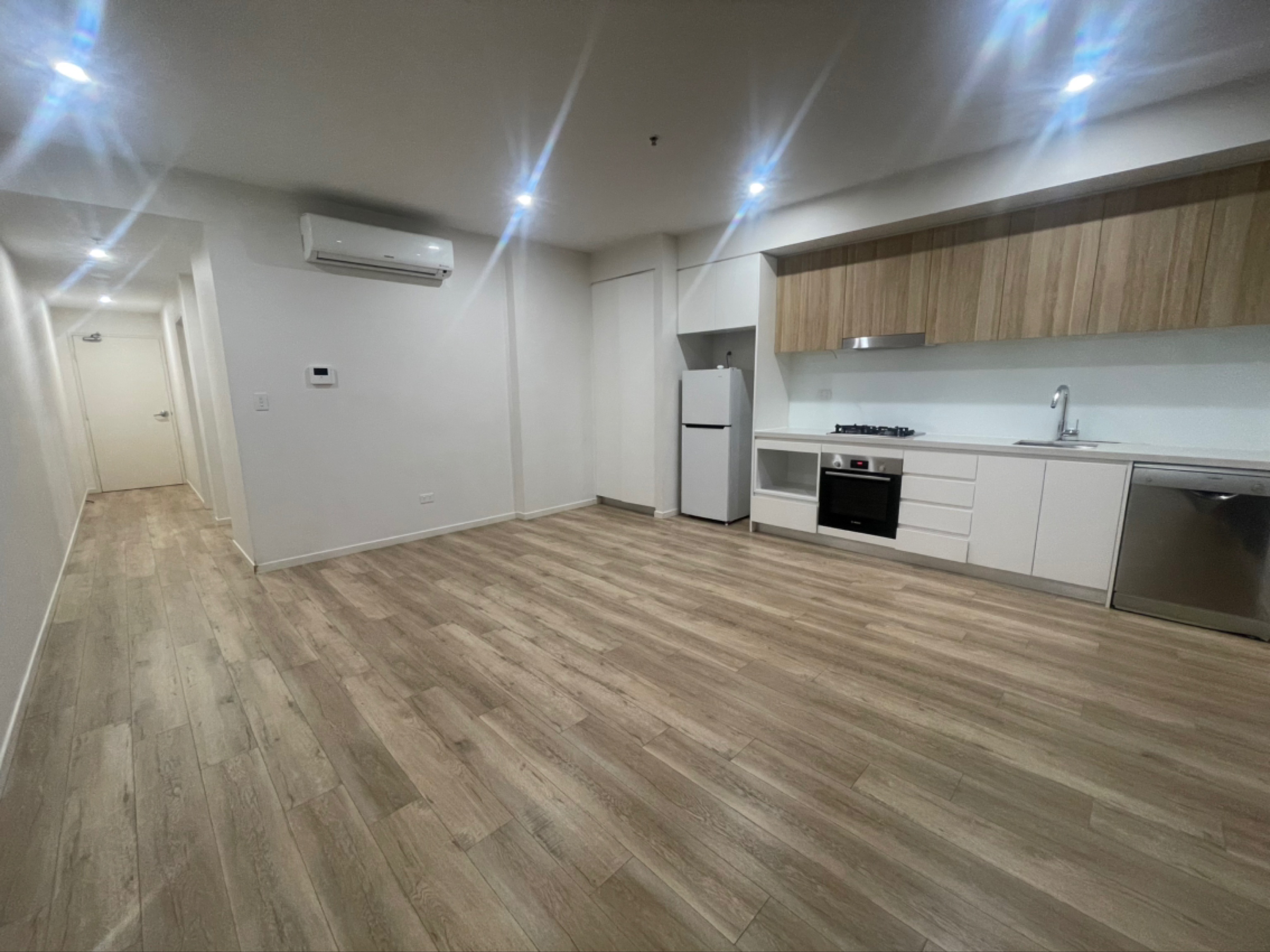 今日悉尼Homebush 一房一厅带车位储物室 整租 Homebush 一房一厅带车位储物室 整租