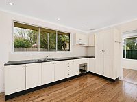 Eastwood  Carlingford 静街 house 单间分租 180