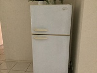 Eastwood 电冰箱及加厚99新King size 和 Queen size 床垫等物品低价急售