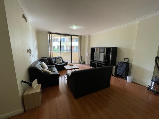 今日珀斯Strathfield 豪华公寓 超大主卧独立卫浴 空调 有车位 4分钟步行至火车站 Strathfield 豪华公寓 超大主卧独立卫浴 空调 有车位 4分钟步行至火车站