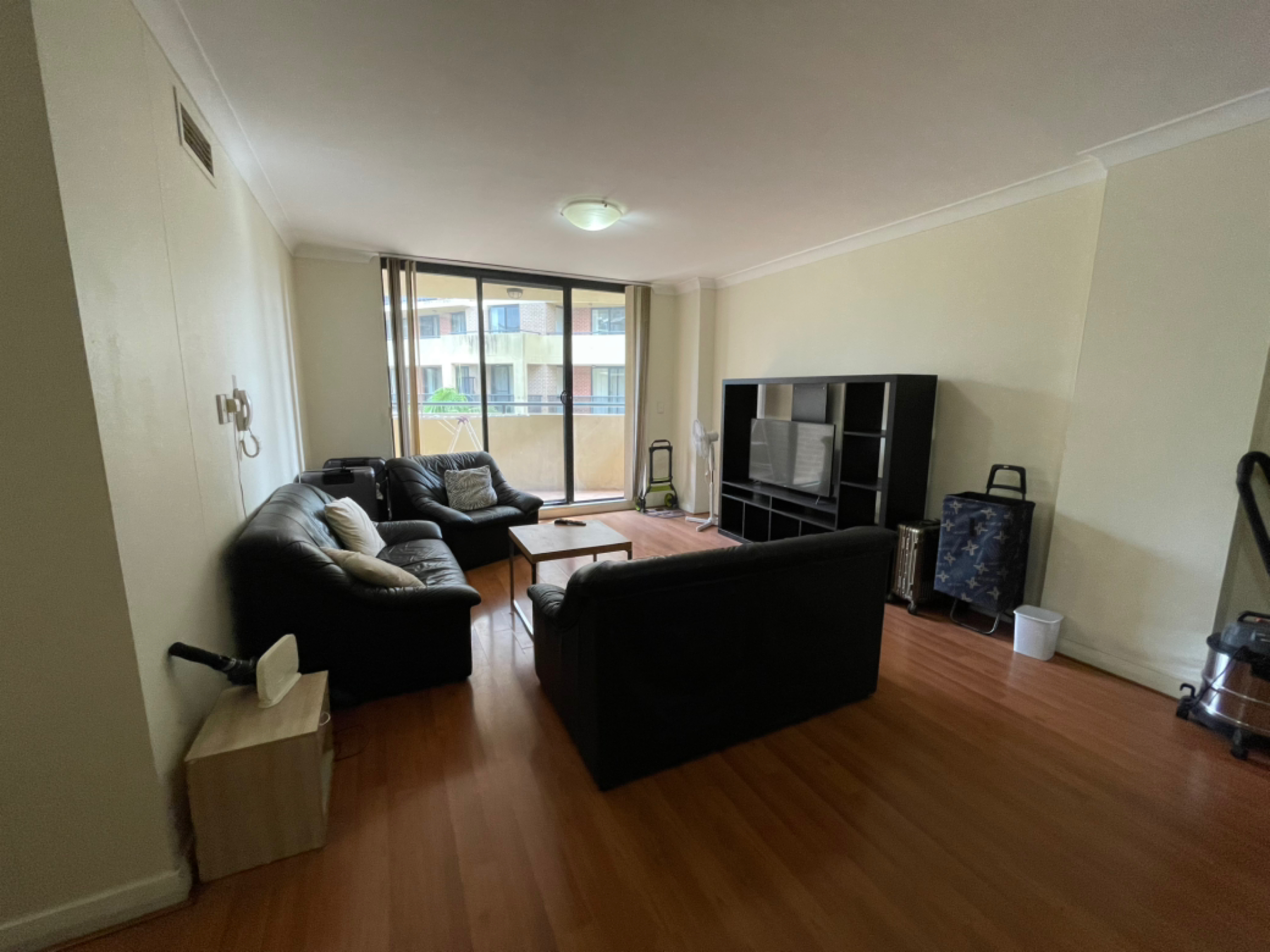 今日珀斯Strathfield 豪华公寓超大主卧 可Couple 空調 有车位 独立卫浴 步行4分钟到火车 Strathfield 豪华公寓超大主卧 可Couple 空調 有车位 独立卫浴 步行4分钟到火车