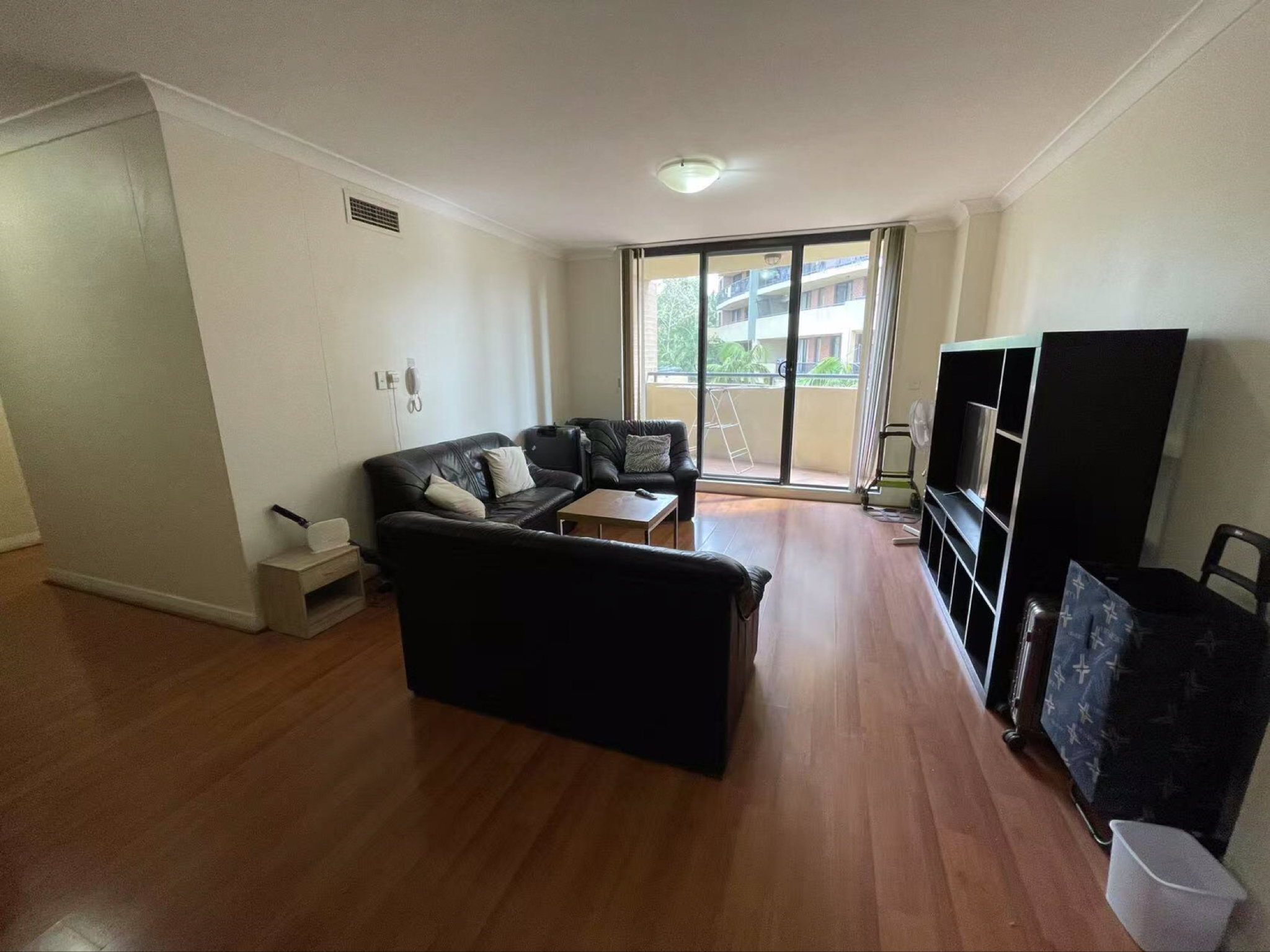 今日悉尼Strathfield 豪华公寓 超大主卧独立卫浴 可住Couple 空調 有车位 4分钟火车站 Strathfield 豪华公寓 超大主卧独立卫浴 可住Couple 空調 有车位 4分钟火车站