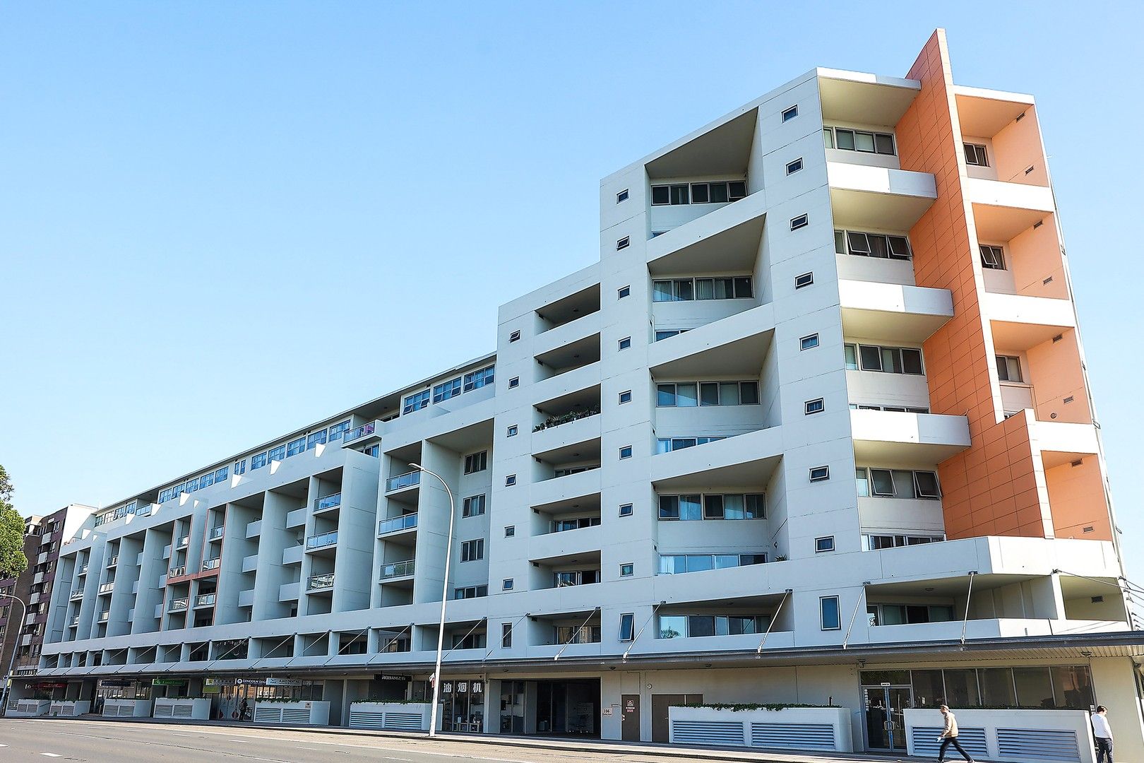 今日悉尼Hurstville 短租 图书馆旁白楼两房两卫 超大主卧带步入式衣帽间 Hurstville 短租 图书馆旁白楼两房两卫 超大主卧带步入式衣帽间