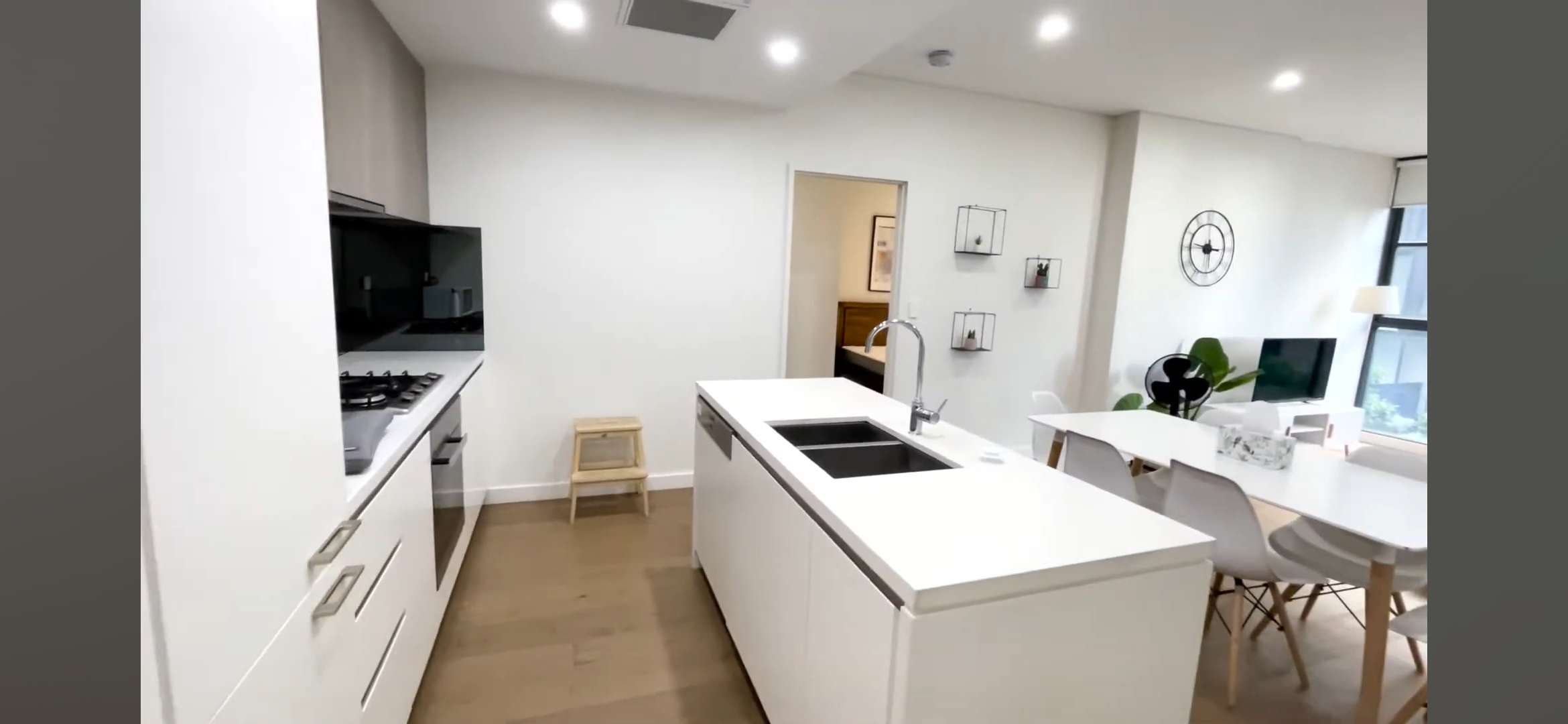 今日珀斯Zetland 全新装修带家具两房两卫1150PW Zetland 全新装修带家具两房两卫1150PW