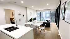 Zetland     全新装修带家具两房两卫1150PW