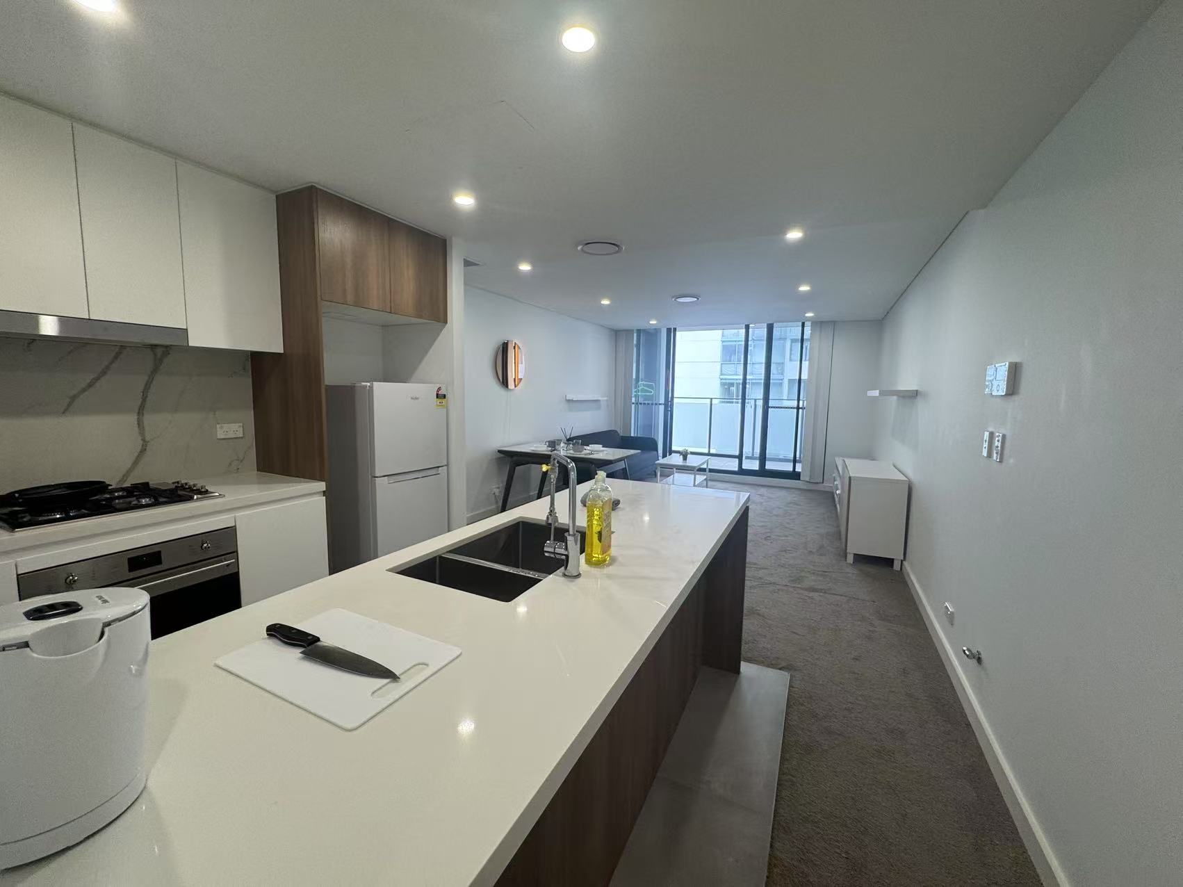今日悉尼Wolli Creek Wolli creek两室两卫价格非常划算家具齐全可分租 Wolli Creek Wolli creek两室两卫价格非常划算家具齐全可分租