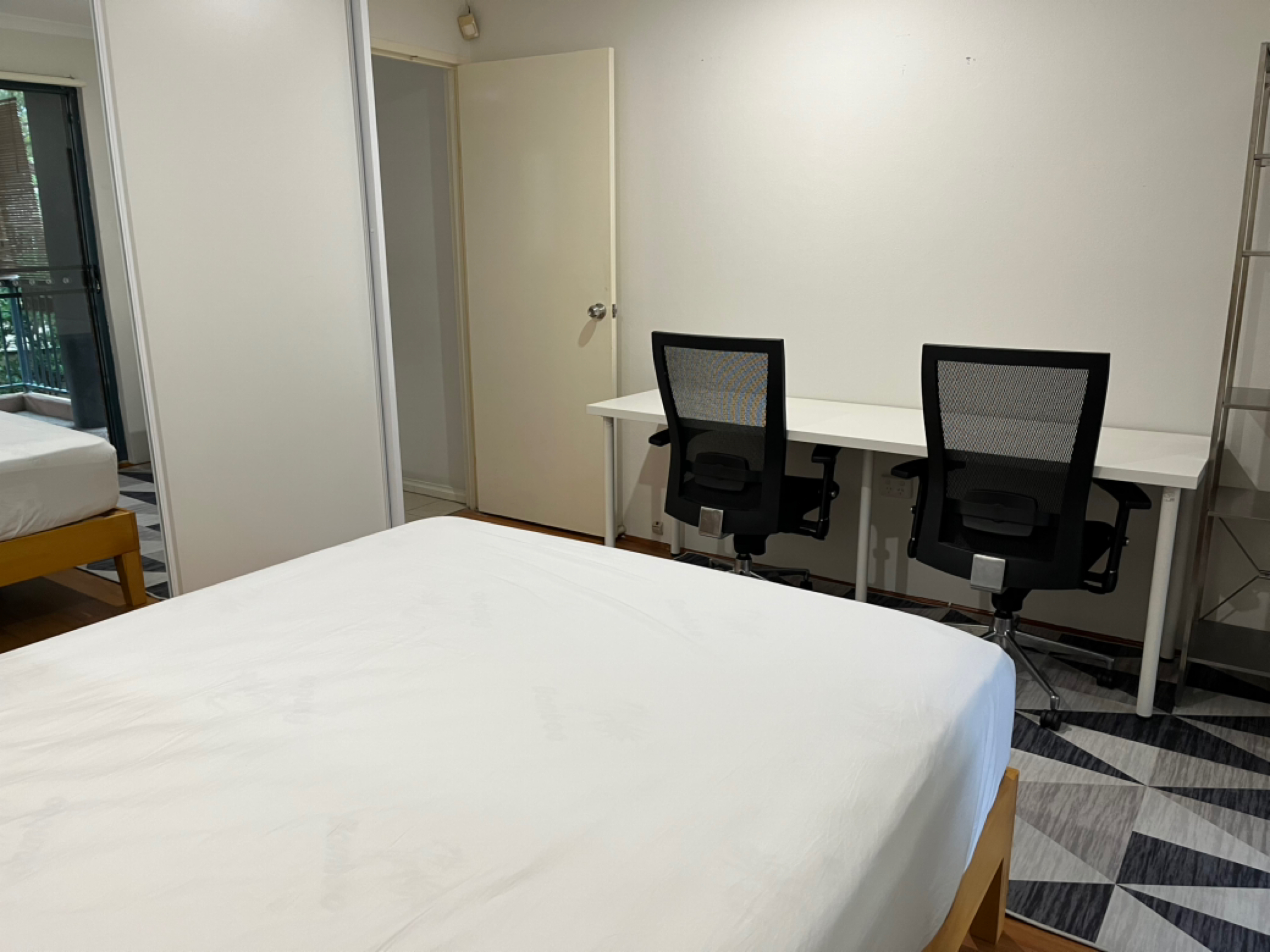 今日珀斯Merrylands 两房unit 大房出租 Merrylands 两房unit 大房出租