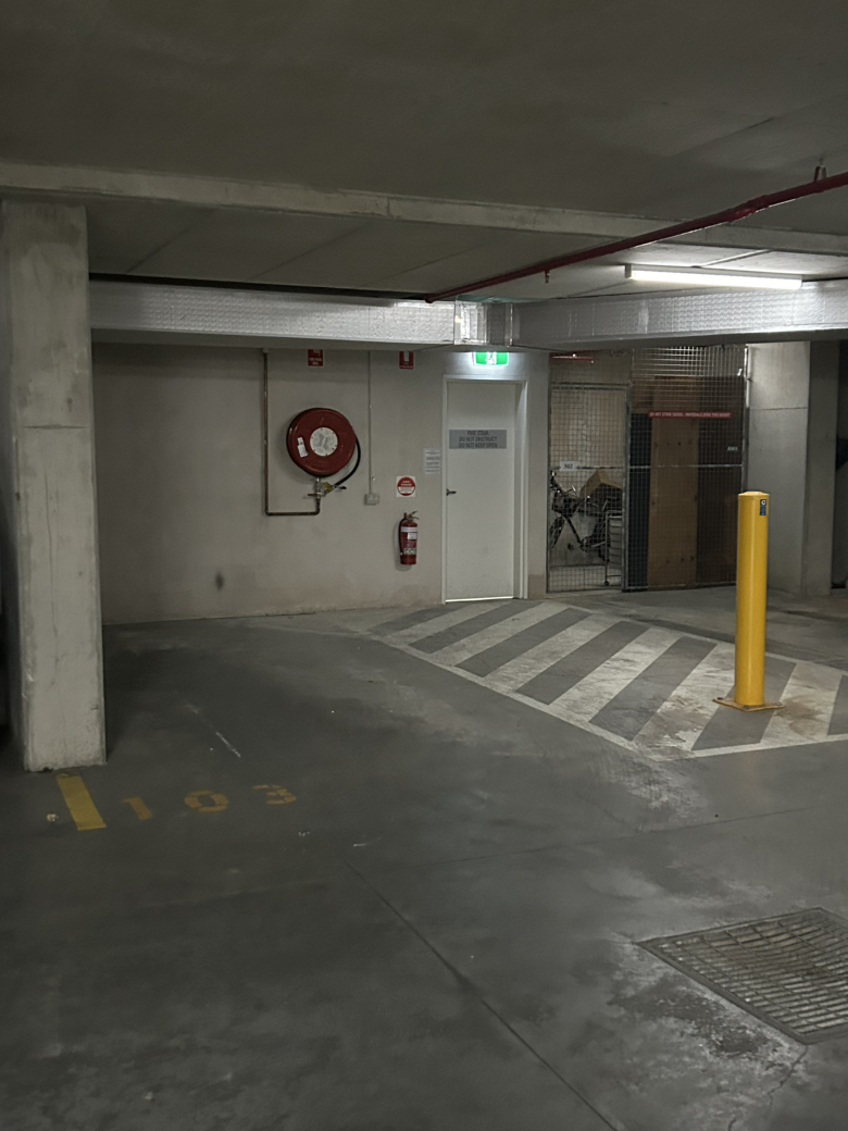 今日悉尼Wolli Creek 911 arncliffe st wollicreek car park50每周可长租 Wolli Creek 911 arncliffe st wollicreek car park50每周可长租