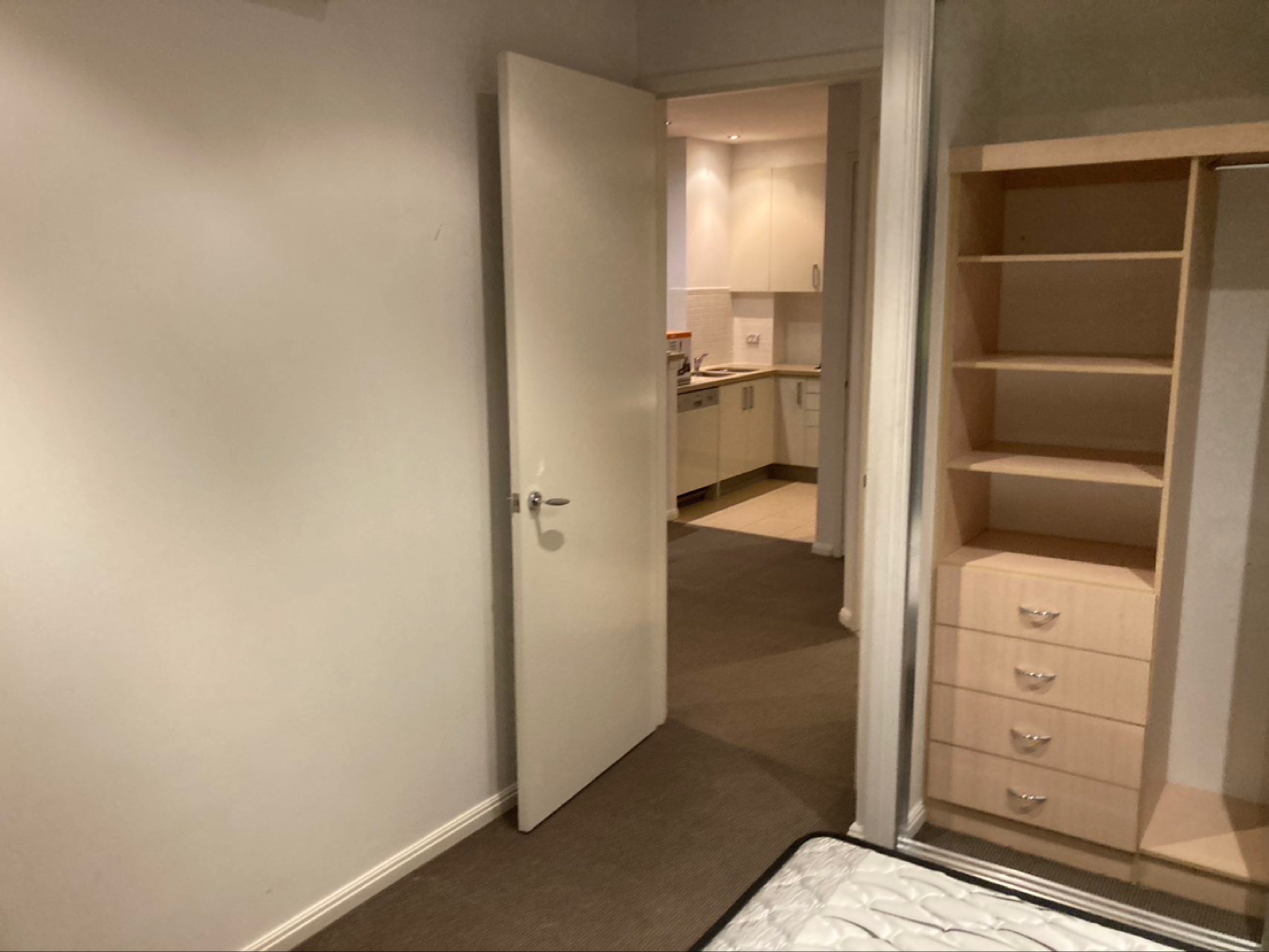 今日悉尼Rosebery 两室两卫卧室客厅均有空调健身房游泳池可以提供家具家电 Rosebery 两室两卫卧室客厅均有空调健身房游泳池可以提供家具家电